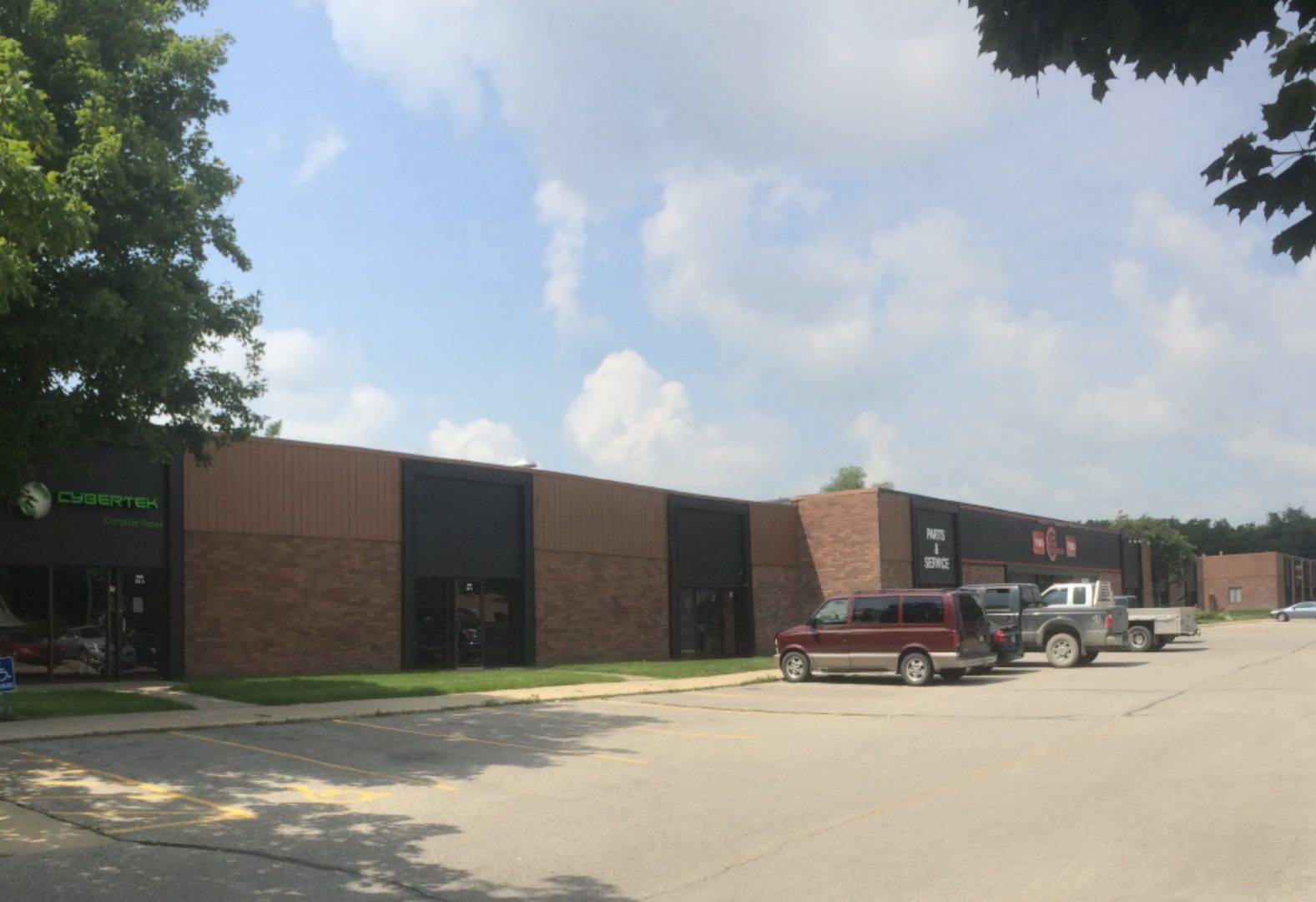 7600 University Ave, Suite A, Clive, IA Ferguson Commercial Real Estate